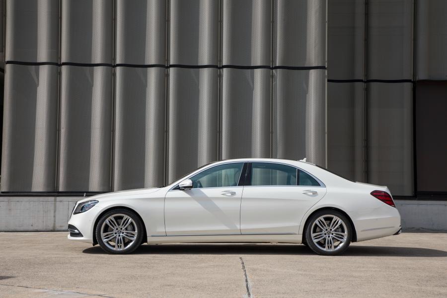  Mercedes-Benz S560 Lang 2017 года  (WW) (фото 28 из 50)